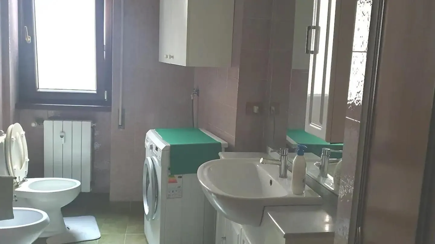 Guest house Only For Girls - Lazzaroni House Garden Hotel Rome Italy