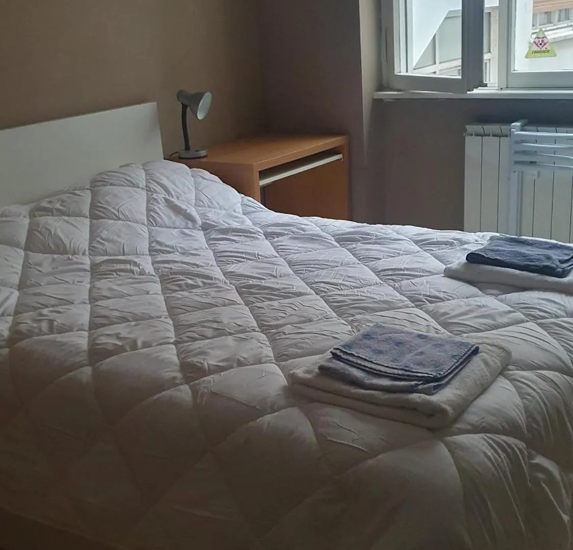 Guest house Only For Girls - Lazzaroni House Garden Hotel Rome Italy