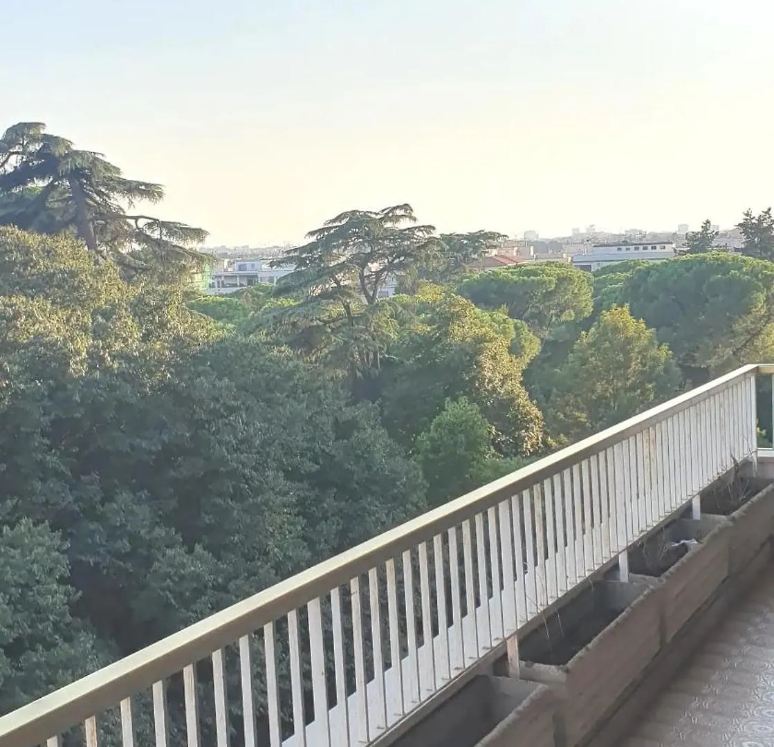 Only For Girls - Lazzaroni House Garden Hotel Rome